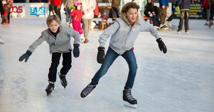 boys skating